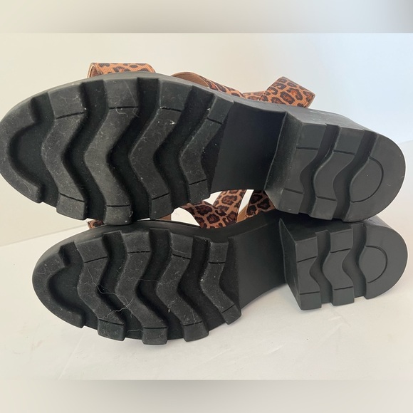 Steve Madden Haidar Women's Stretchy Cushioned Footbed Round Toe Heels - Picture 14 of 16